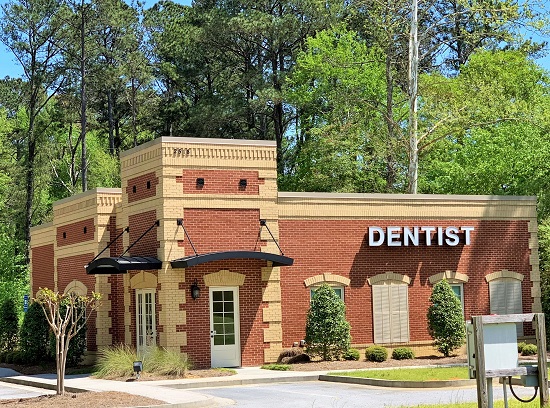 Dentist in Grayson